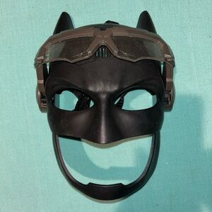 Batman Voice Changing / Talking-Glowing Eyes Mask. Mattel/DC Comics